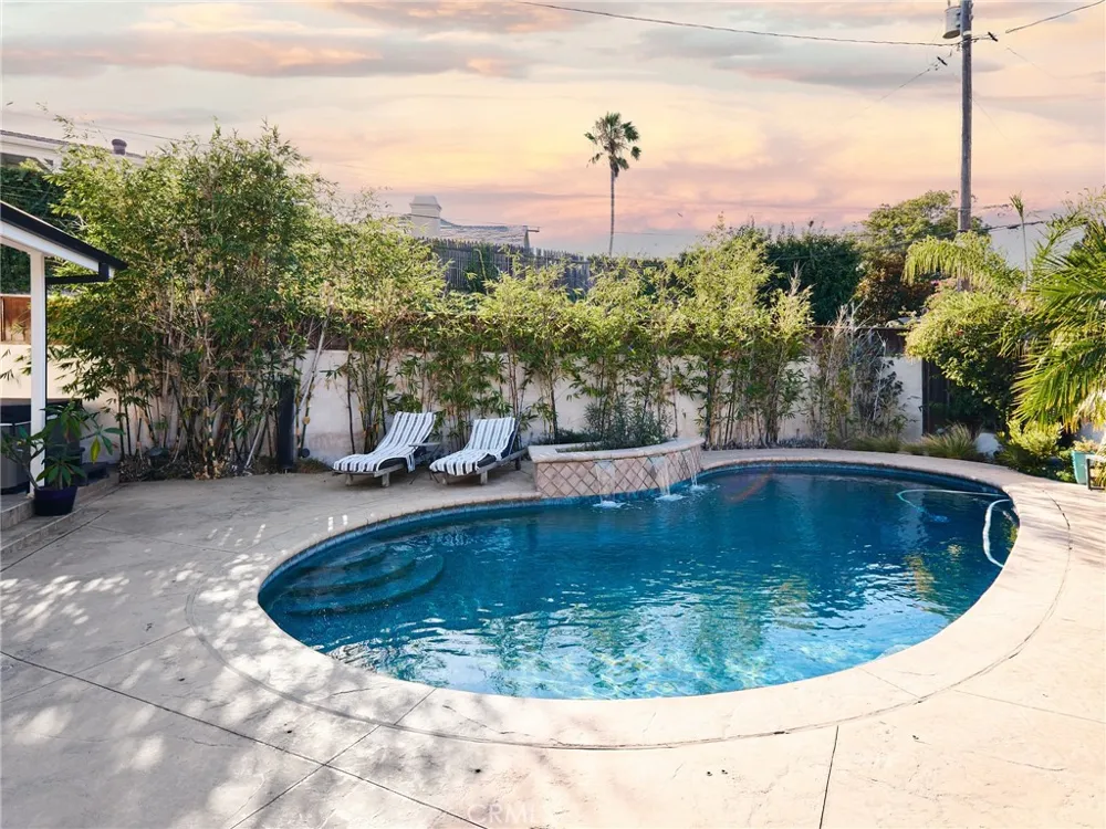 1005 E Walnut El Segundo, CA 90245