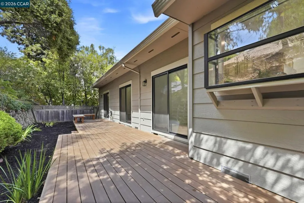 900 Augusta Dr Moraga, CA 94556