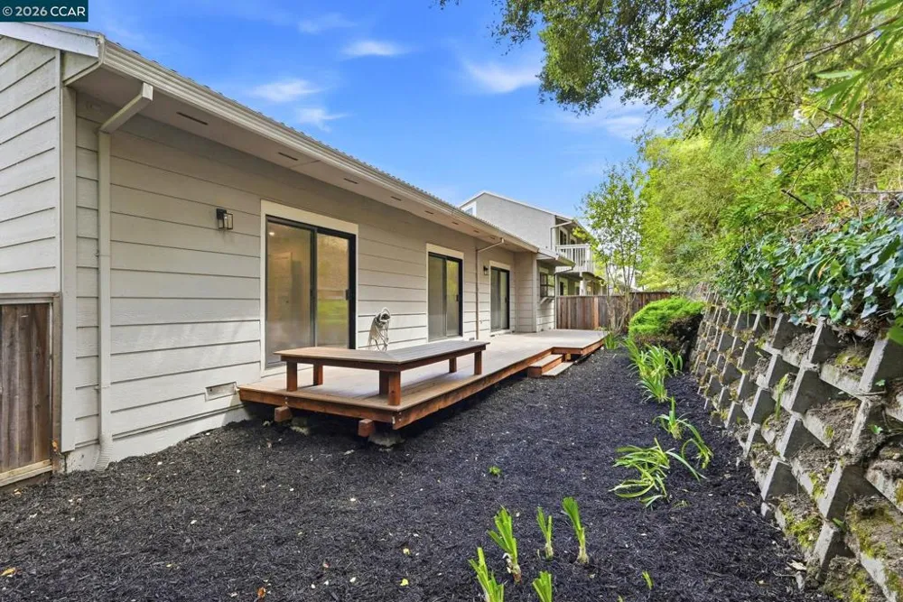 900 Augusta Dr Moraga, CA 94556