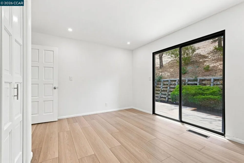 900 Augusta Dr Moraga, CA 94556