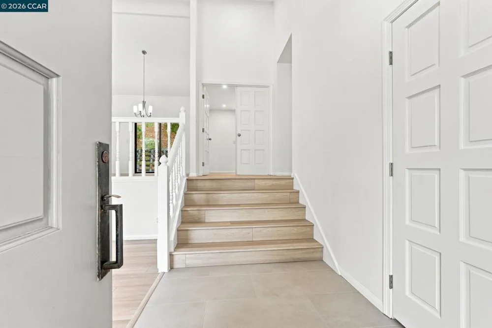 900 Augusta Dr Moraga, CA 94556