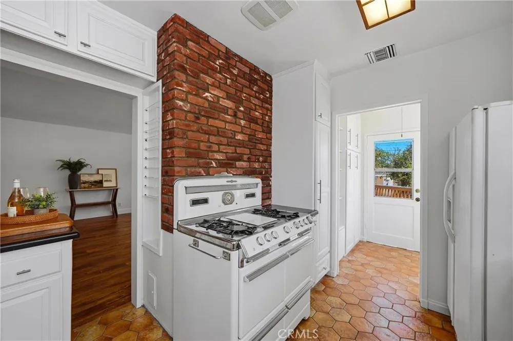 730 E Fairmount Road Burbank, CA 91501