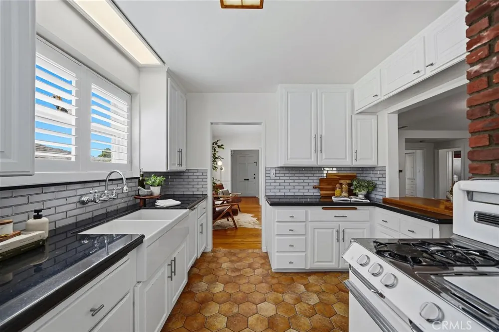 730 E Fairmount Road Burbank, CA 91501