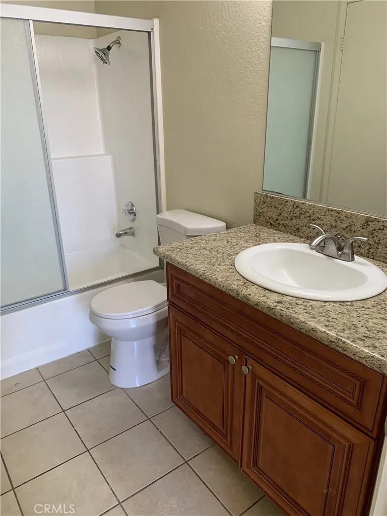 7232 Exeter #9 Paramount, CA 90723