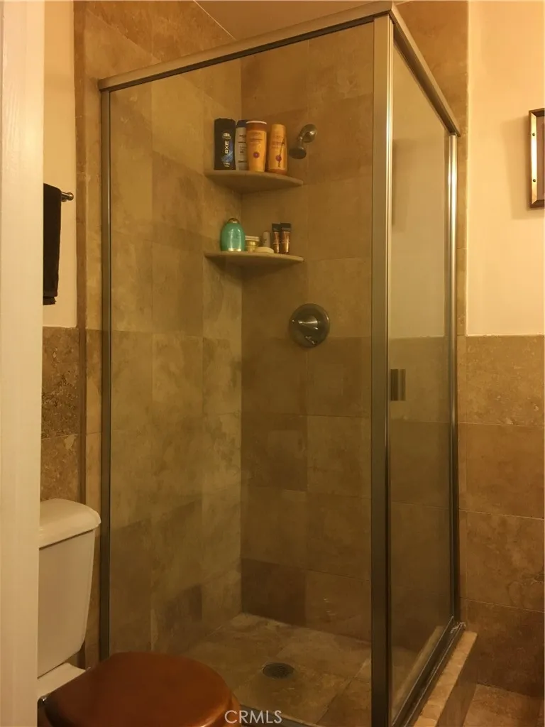 19451 Sherman Way #506 Reseda, CA 91335