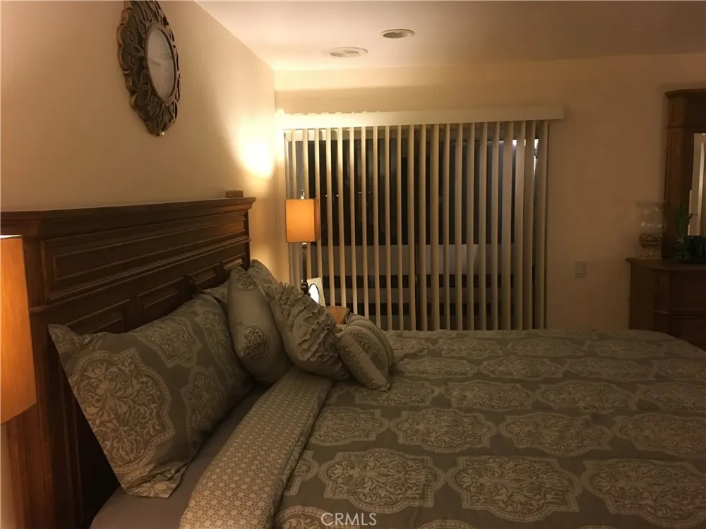 19451 Sherman Way #506 Reseda, CA 91335