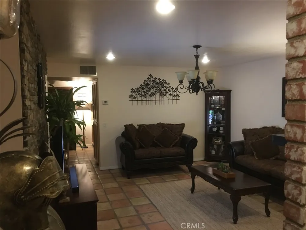 19451 Sherman Way #506 Reseda, CA 91335
