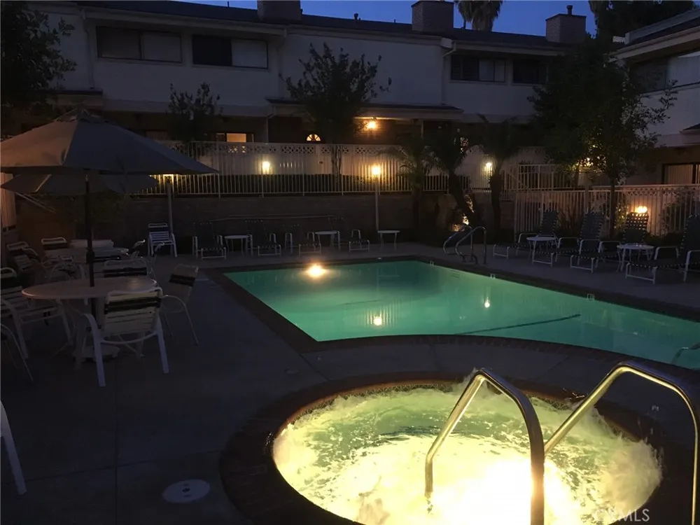 19451 Sherman Way #506 Reseda, CA 91335