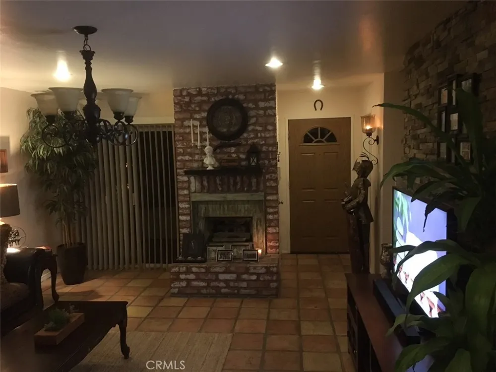 19451 Sherman Way #506 Reseda, CA 91335