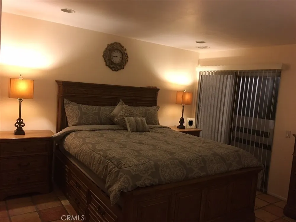 19451 Sherman Way #506 Reseda, CA 91335
