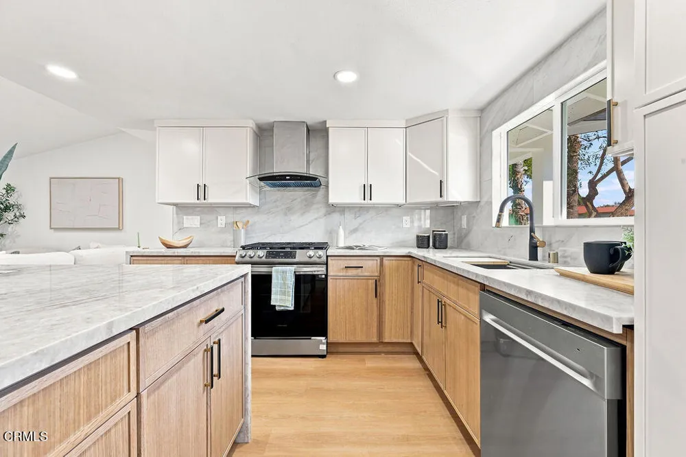 975 E Avenida De Los Arboles Thousand Oaks, CA 91360