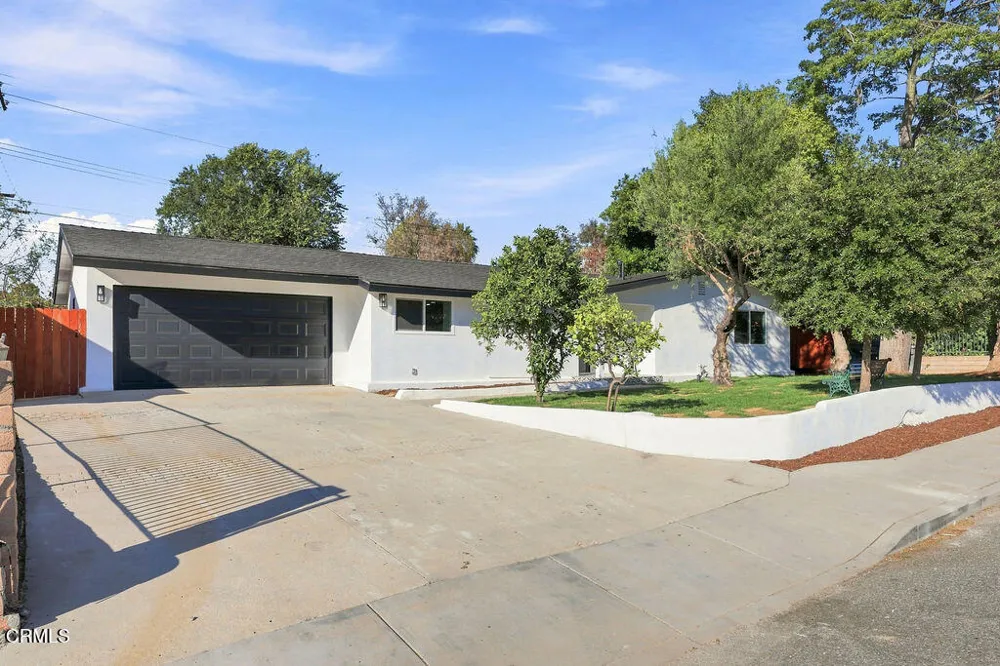 975 E Avenida De Los Arboles Thousand Oaks, CA 91360