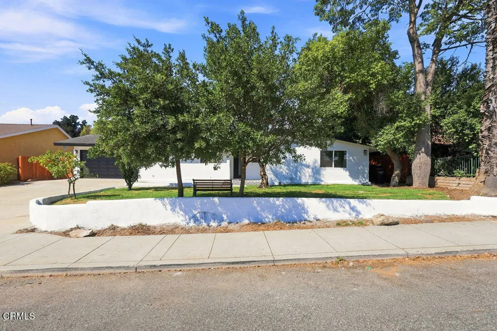 975 E Avenida De Los Arboles Thousand Oaks, CA 91360