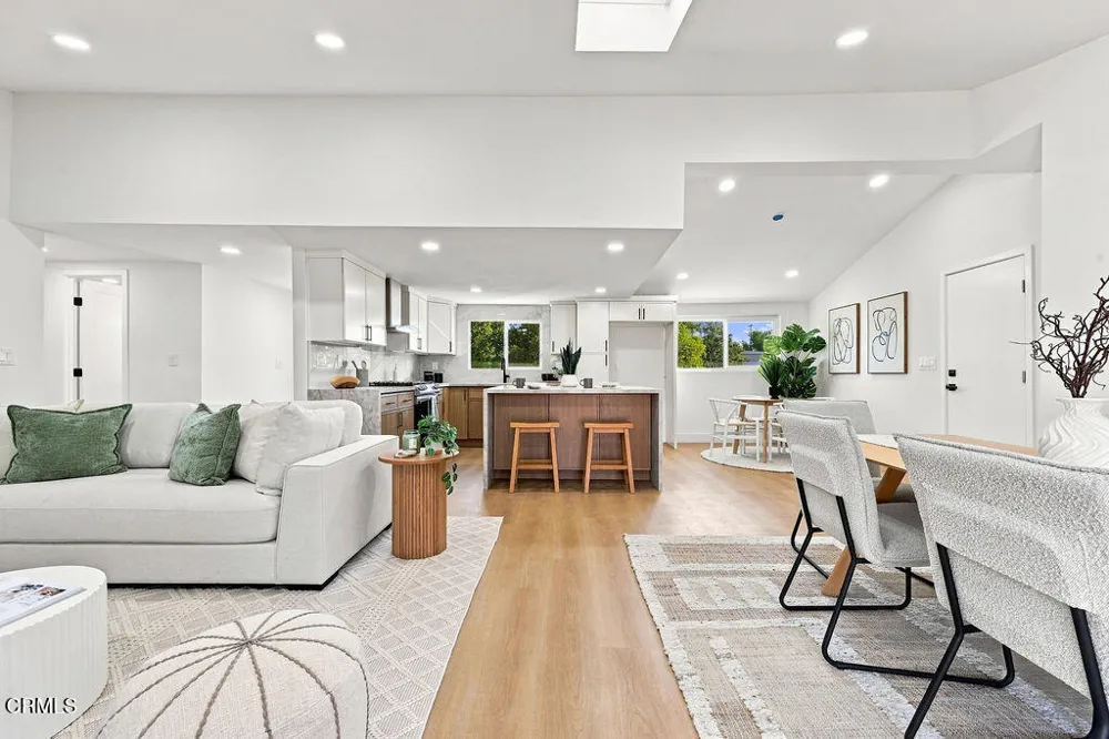 975 E Avenida De Los Arboles Thousand Oaks, CA 91360