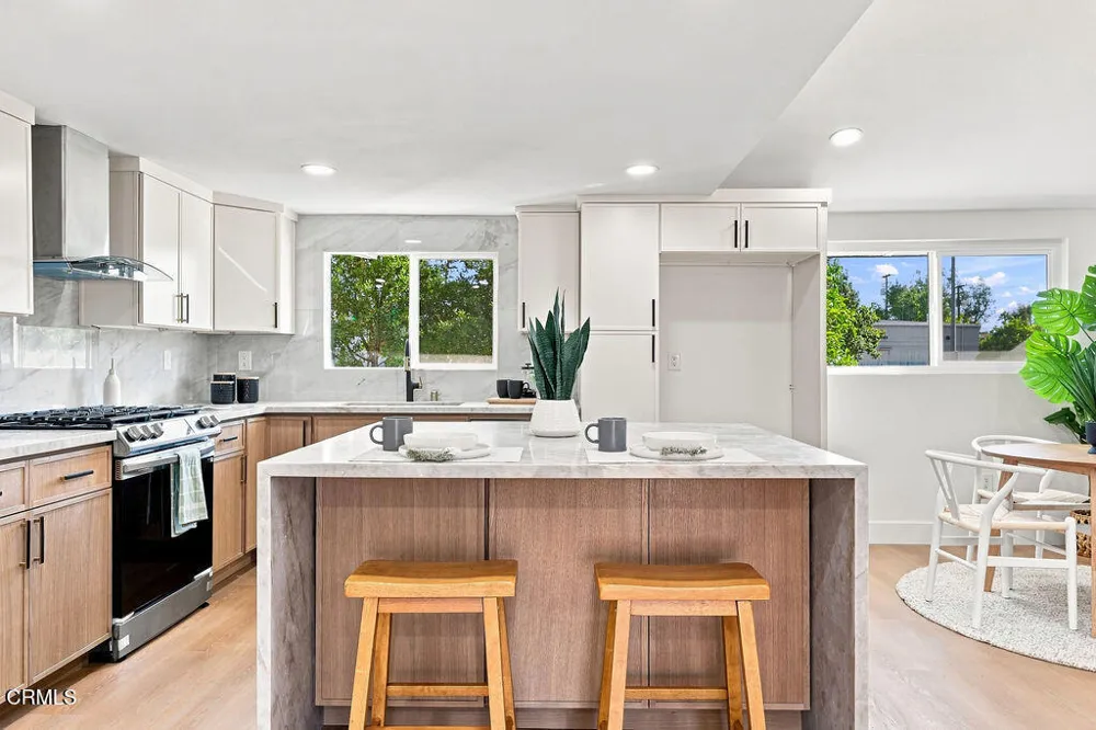 975 E Avenida De Los Arboles Thousand Oaks, CA 91360