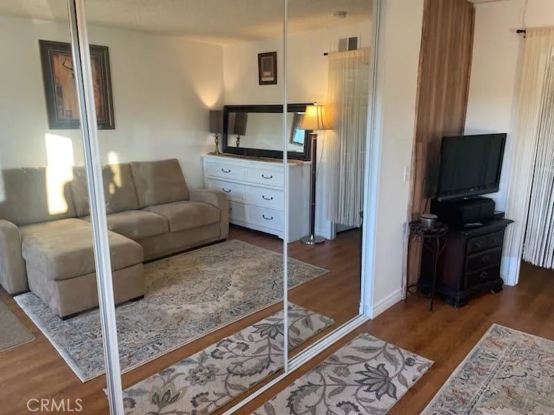 22165 Caminito Petatlan Laguna Hills, CA 92653