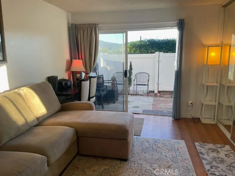 22165 Caminito Petatlan Laguna Hills, CA 92653