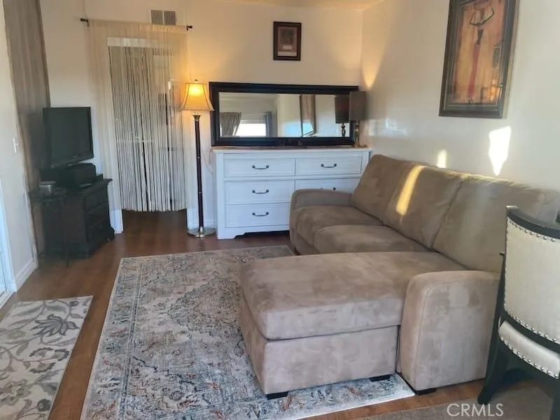 22165 Caminito Petatlan Laguna Hills, CA 92653