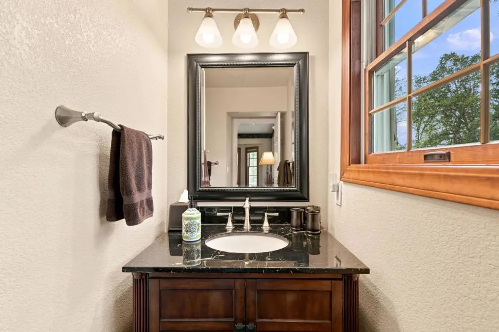 19177 Hollow Lane Redding, CA 96003
