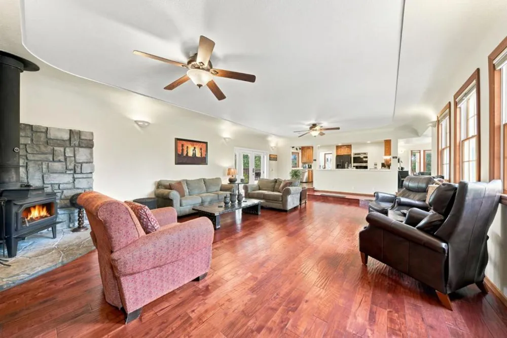 19177 Hollow Lane Redding, CA 96003
