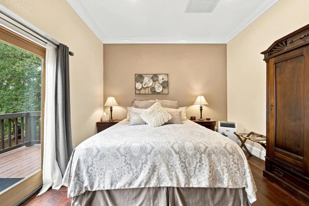 19177 Hollow Lane Redding, CA 96003