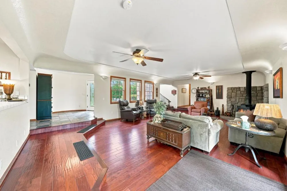 19177 Hollow Lane Redding, CA 96003