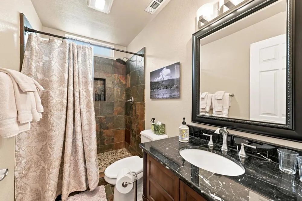 19177 Hollow Lane Redding, CA 96003