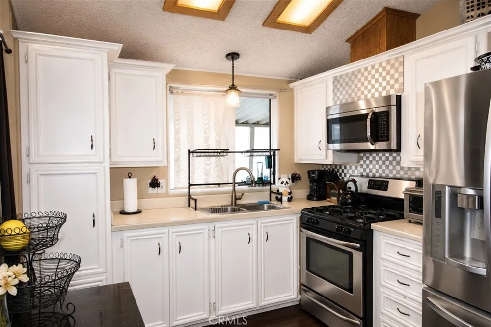 80 Huntington #513 Huntington Beach, CA 92648