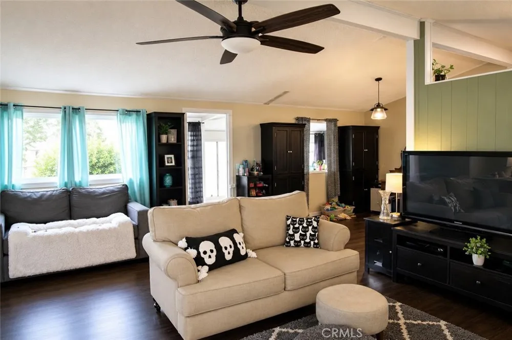 80 Huntington #513 Huntington Beach, CA 92648