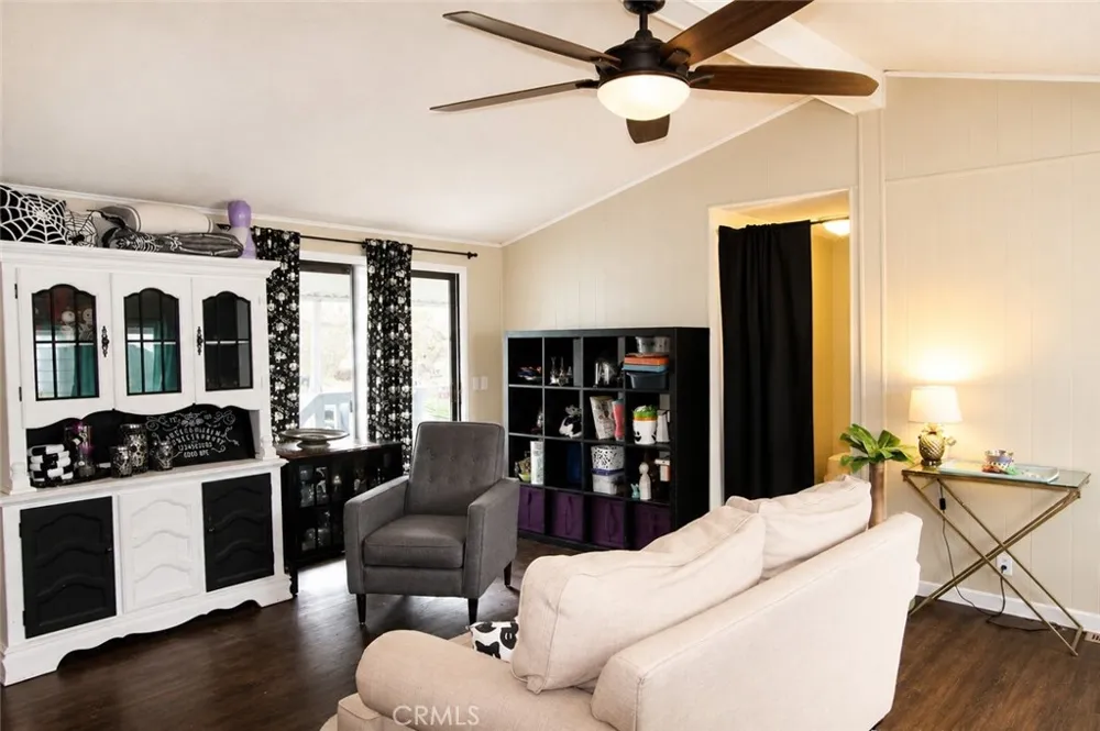 80 Huntington #513 Huntington Beach, CA 92648
