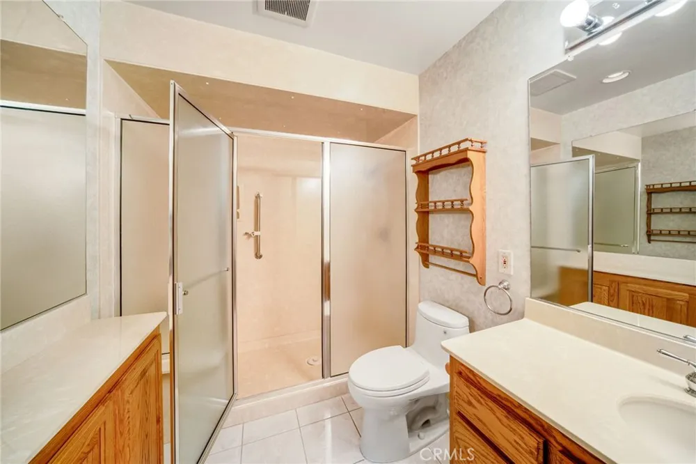 2070 S Eileen Drive Anaheim, CA 92802
