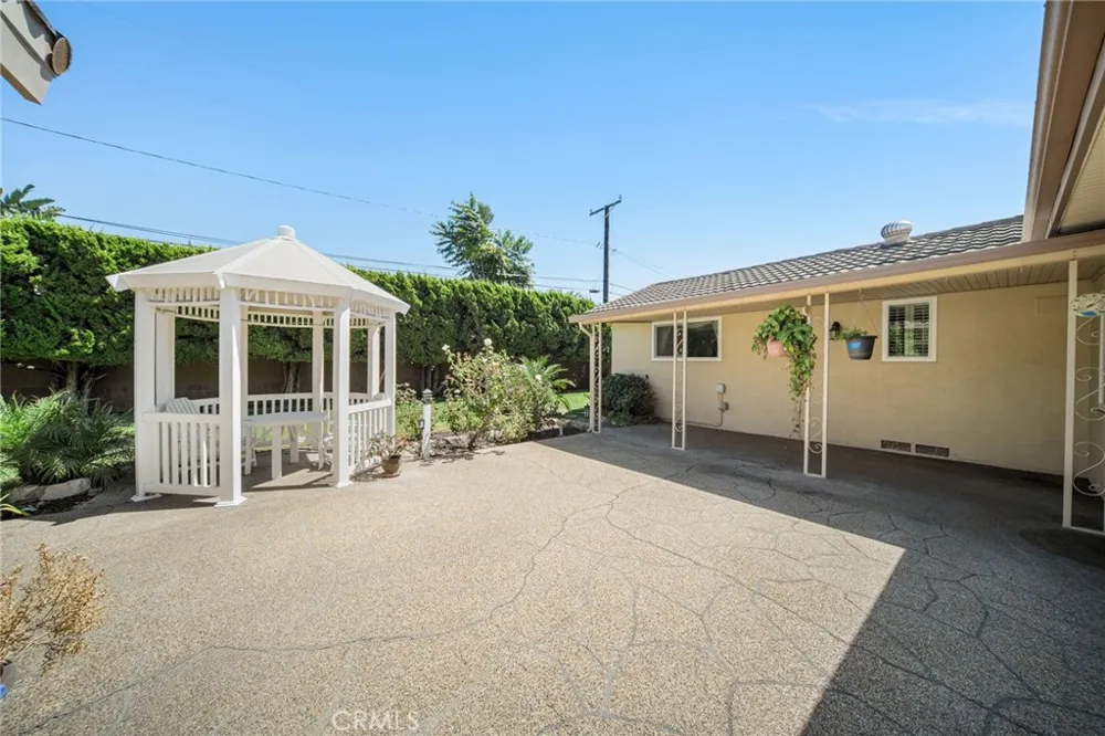 2070 S Eileen Drive Anaheim, CA 92802