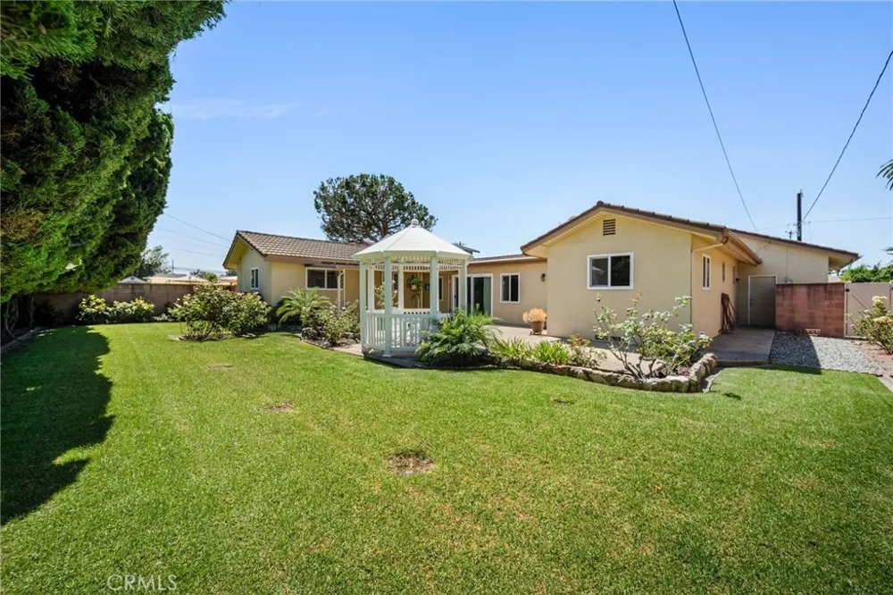 2070 S Eileen Drive Anaheim, CA 92802