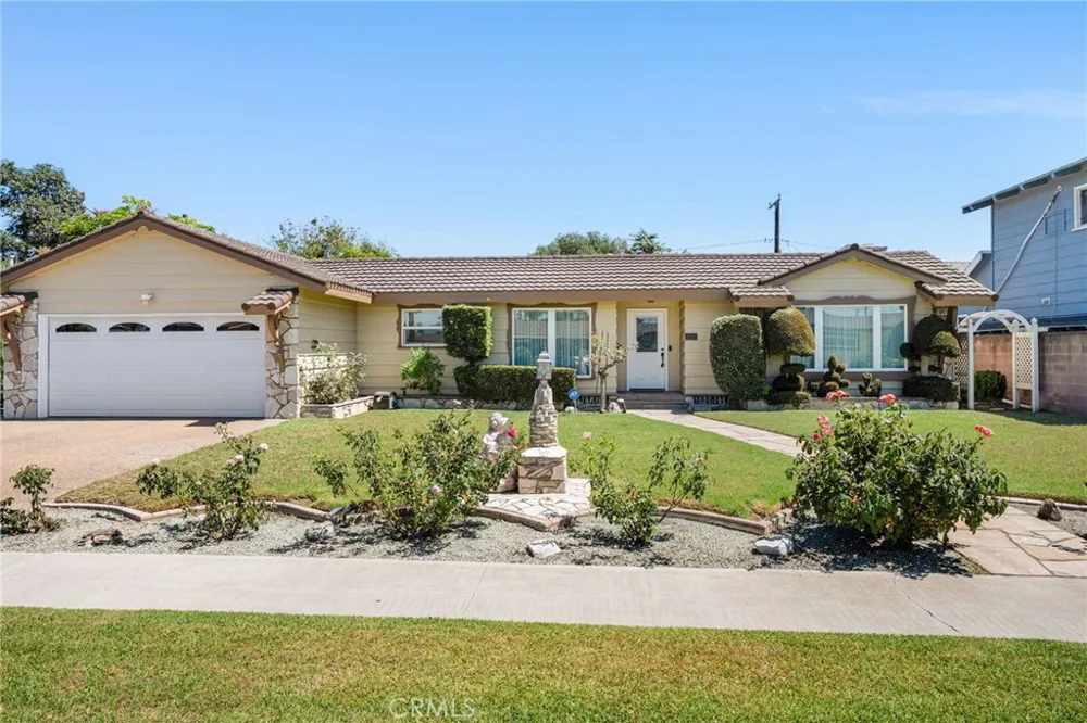 2070 S Eileen Drive Anaheim, CA 92802