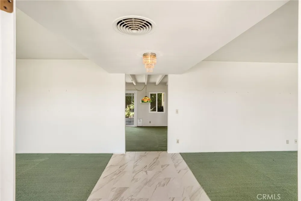 2070 S Eileen Drive Anaheim, CA 92802