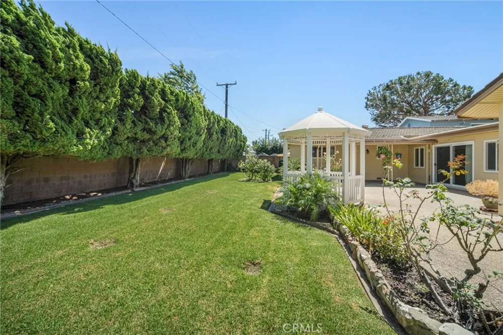 2070 S Eileen Drive Anaheim, CA 92802