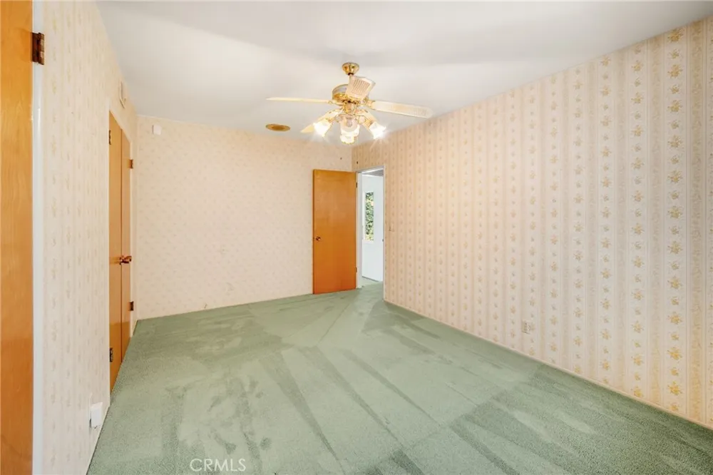 2070 S Eileen Drive Anaheim, CA 92802