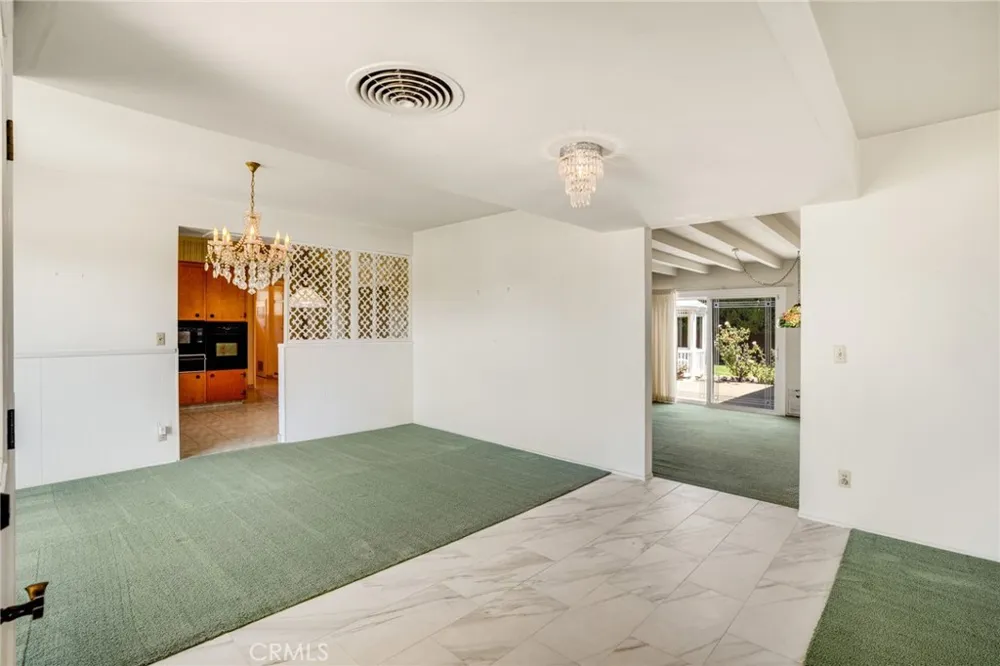 2070 S Eileen Drive Anaheim, CA 92802
