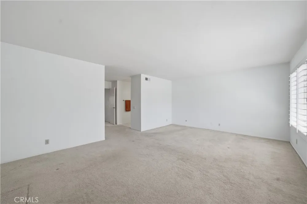 25211 Cinnamon Lake Forest, CA 92630