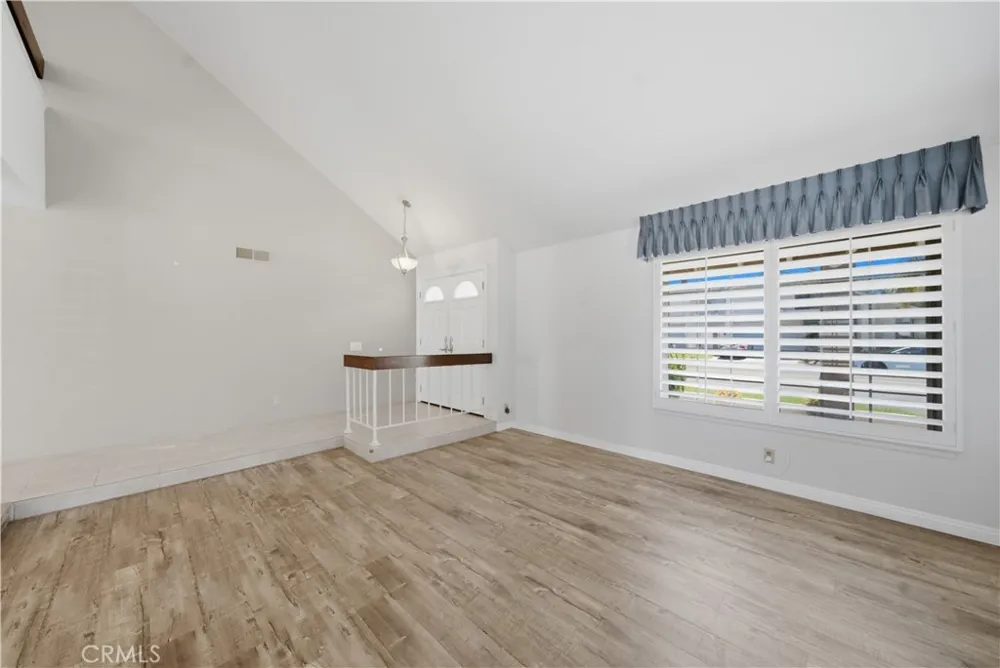 25211 Cinnamon Lake Forest, CA 92630