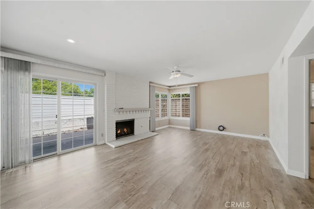 25211 Cinnamon Lake Forest, CA 92630