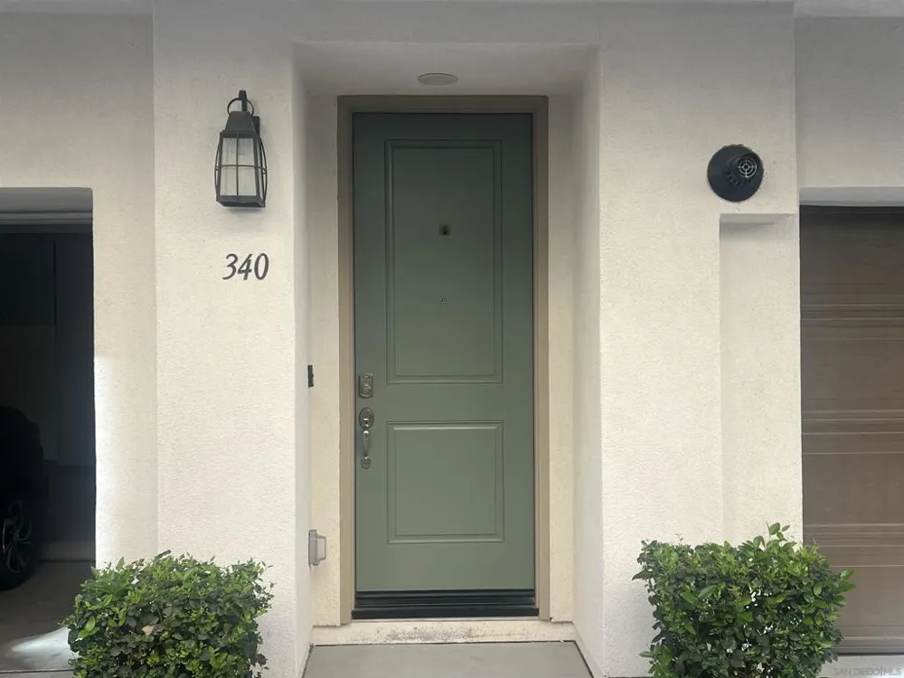 340 Waterbury Ct. Santee, CA 92071