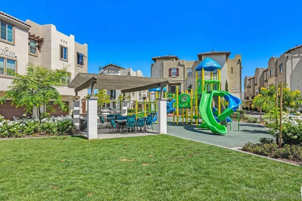 340 Waterbury Ct. Santee, CA 92071