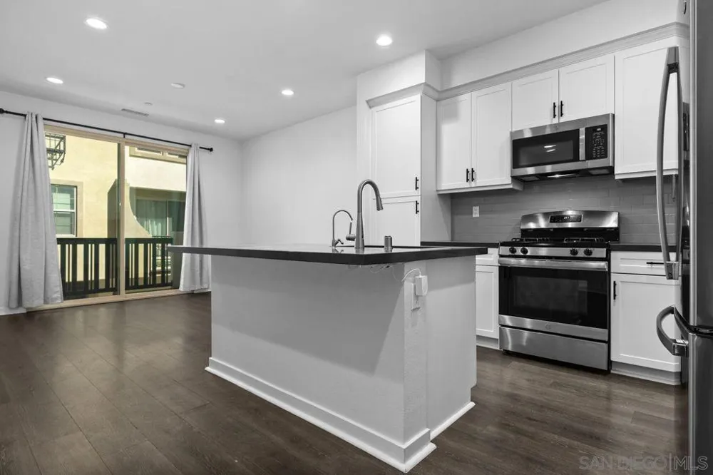 340 Waterbury Ct. Santee, CA 92071