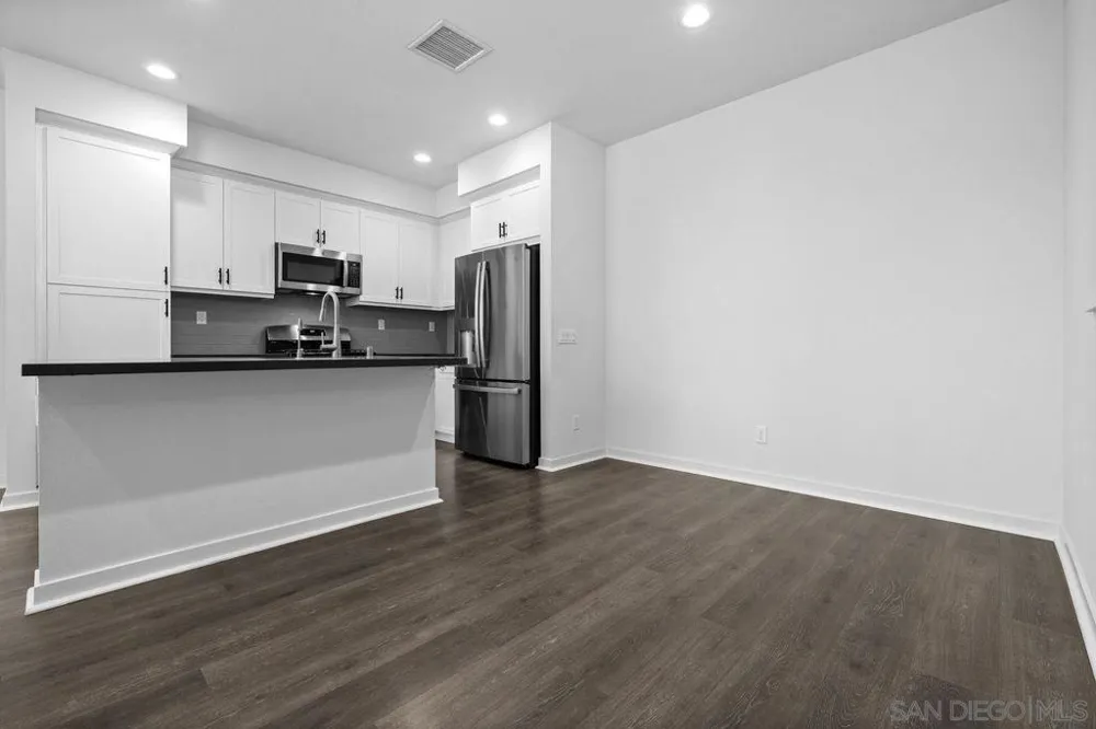 340 Waterbury Ct. Santee, CA 92071