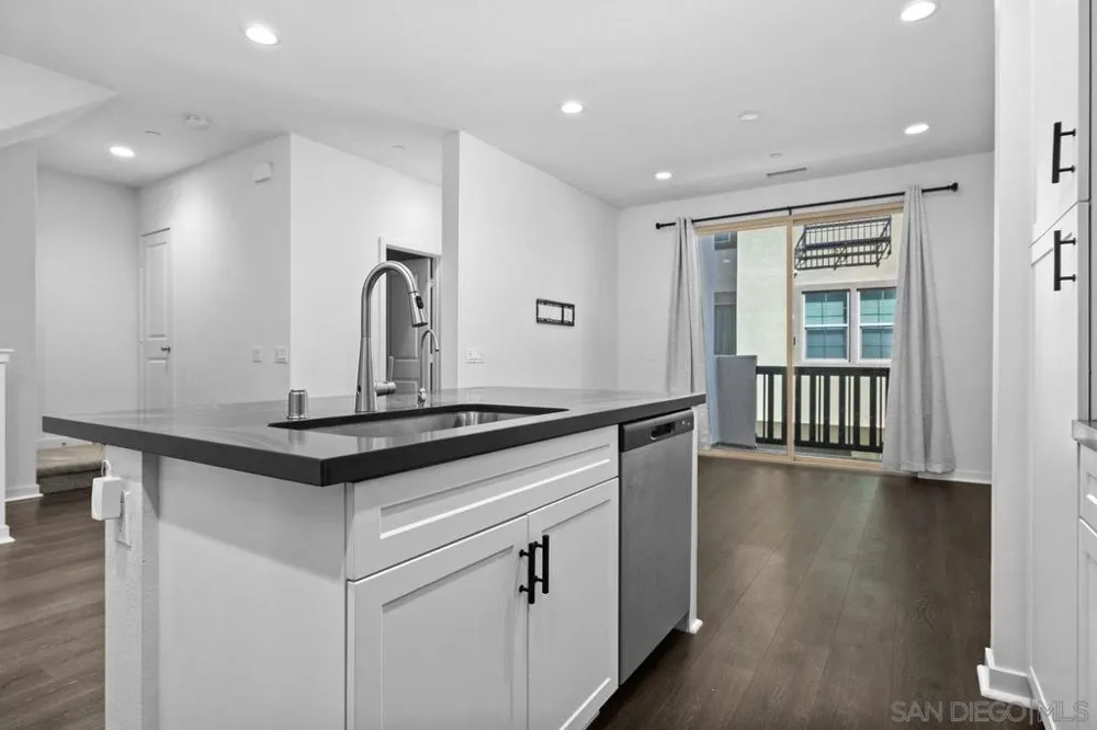 340 Waterbury Ct. Santee, CA 92071