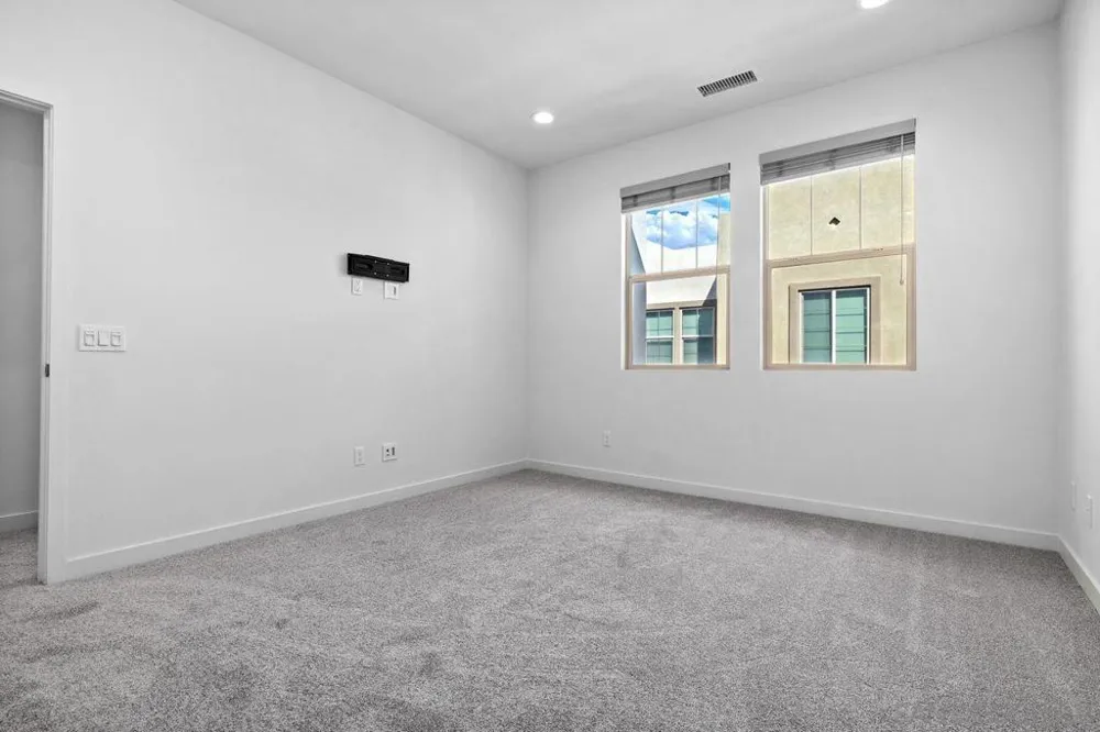 340 Waterbury Ct. Santee, CA 92071