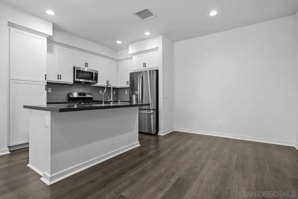 340 Waterbury Ct. Santee, CA 92071