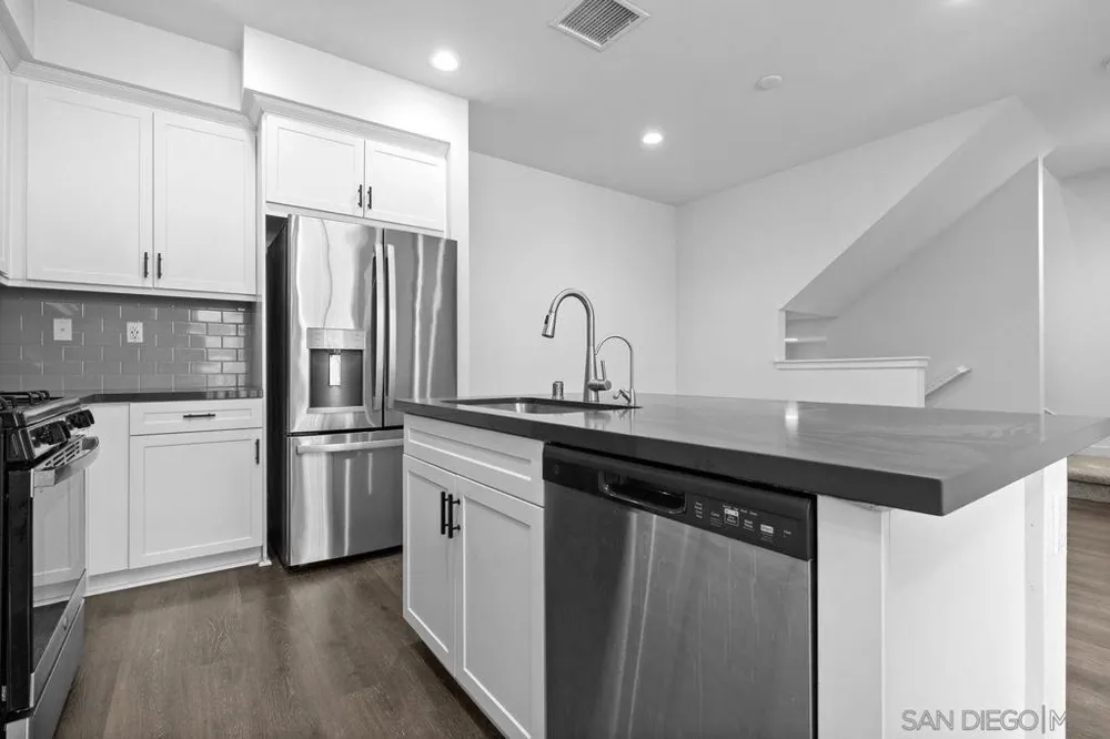 340 Waterbury Ct. Santee, CA 92071
