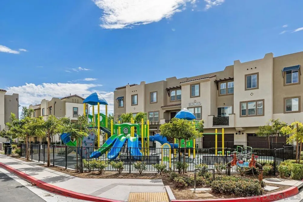 340 Waterbury Ct. Santee, CA 92071